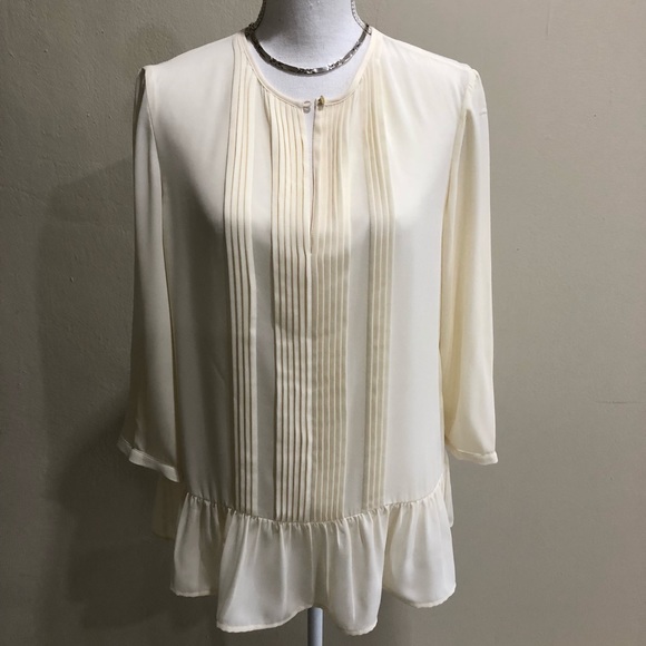 Banana Republic Tops - Banana Republic blouse size M